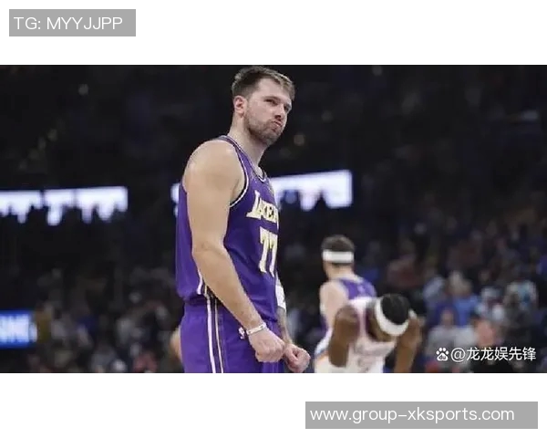 字母哥助蒂耶罗获得比赛用球詹姆斯为其点赞裁判为何纠结不已 字母哥助蒂耶罗获得比赛用球詹姆斯为其点赞裁判为何纠结不已